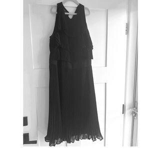 Jones New York Women’s Vintage ruffle dress size 8